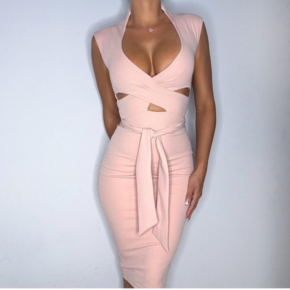 Nookie Dresses & Skirts - Nookie Blush Backless Crisscross Dress